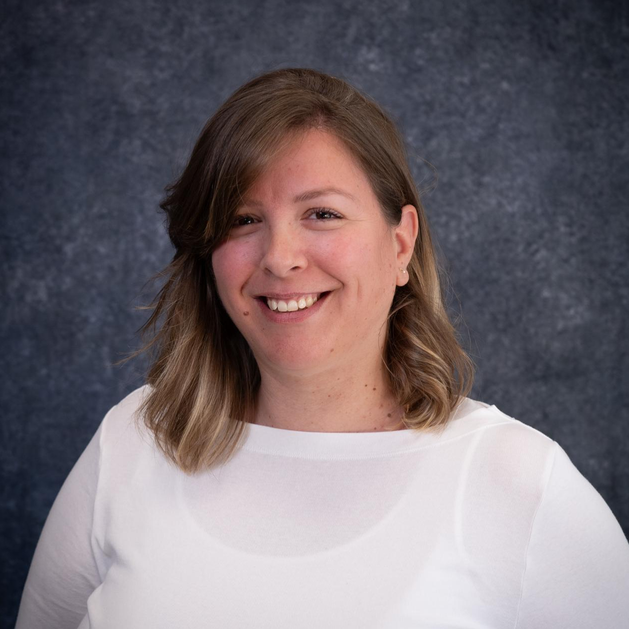 Cindy Vinuesa Chargée de clientèle