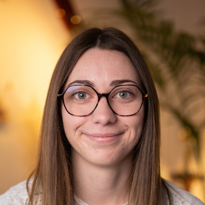 CANDICE CHIRON  Chargée de clientèle 