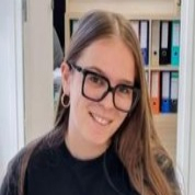 Chloé Chargée de clientèle particulière et professionnelle