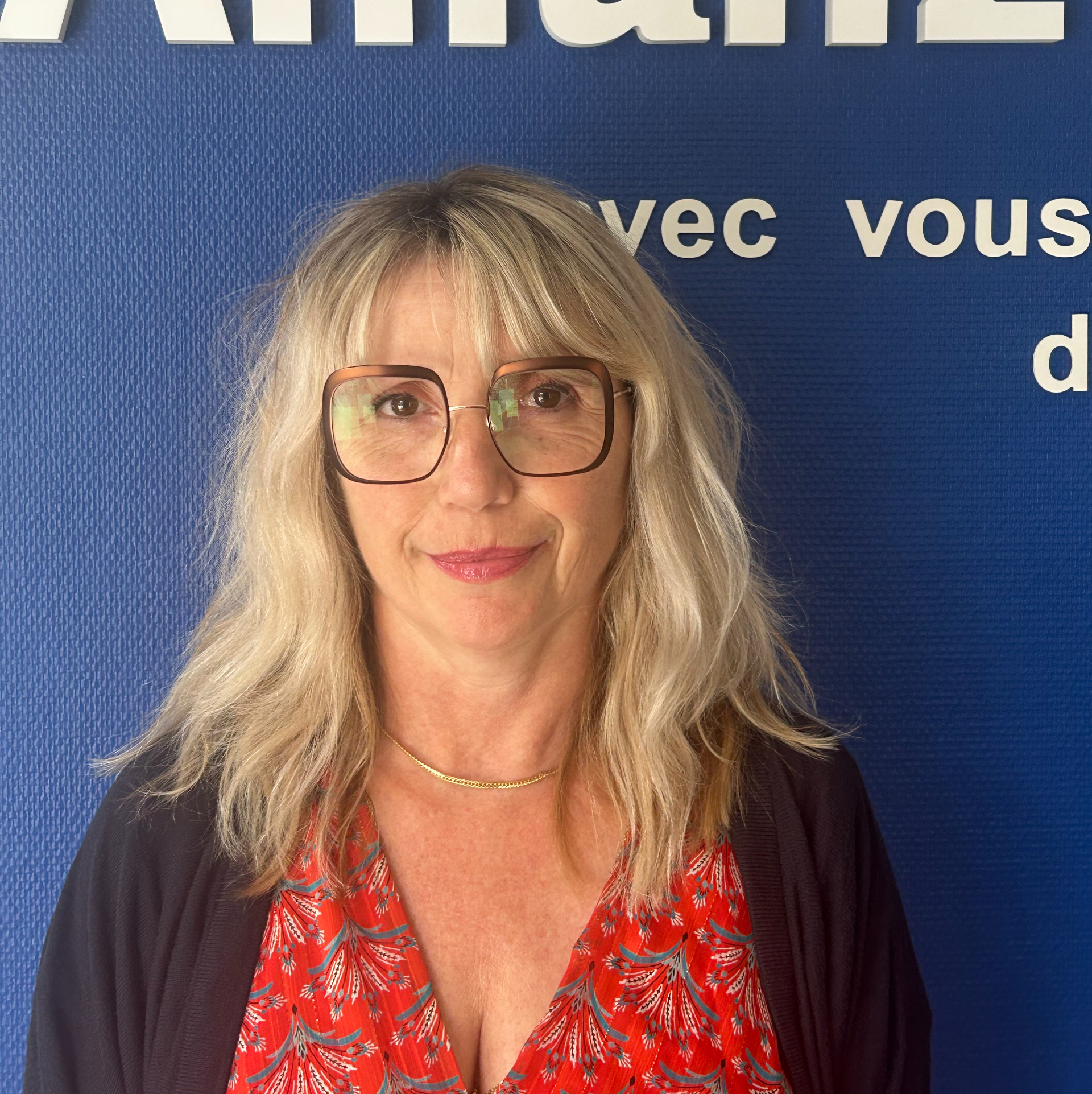 Mary NICOL  Assistante commerciale