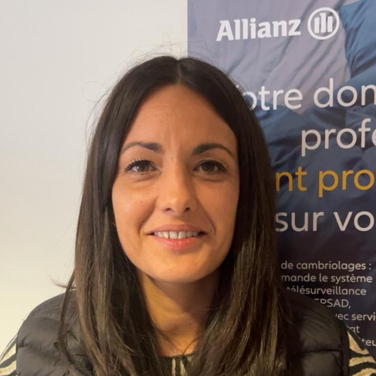 Laura PARNEIX Collaboratrice d'agence