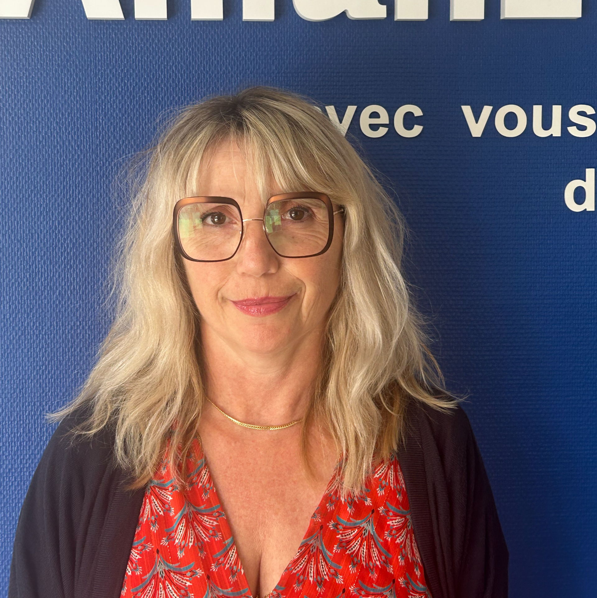 Mary NICOL Assistante commerciale