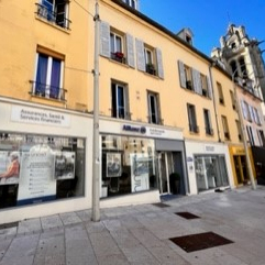 Melanie GONCALVES DE VEIGA  Chargée de clientèle Particuliers & Professionnels