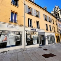 Andreea CORNENCO  Chargée de clientèle Particuliers