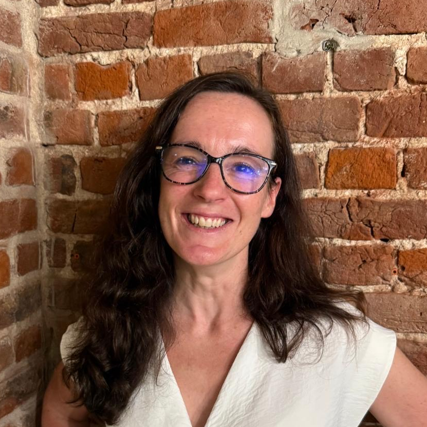  Emilie FAUVERGUE  Chargée de gestion Entreprise