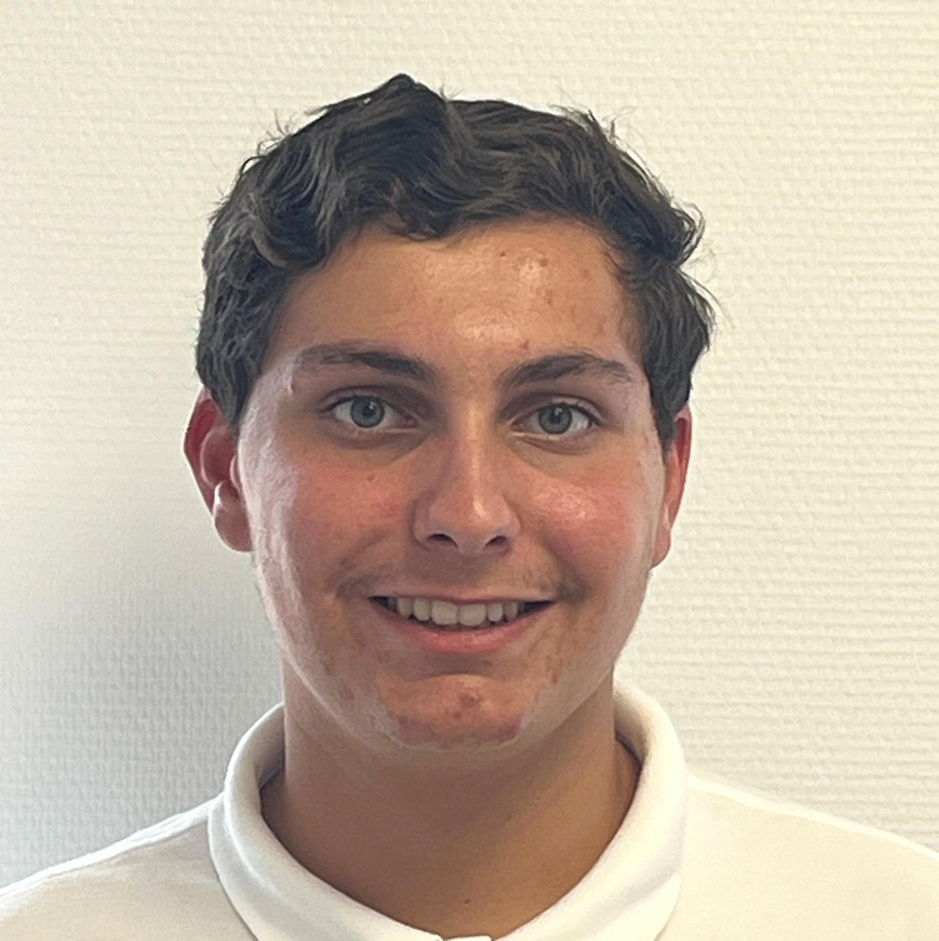 Etienne HENRI Apprenti Conseiller Client - Particuliers