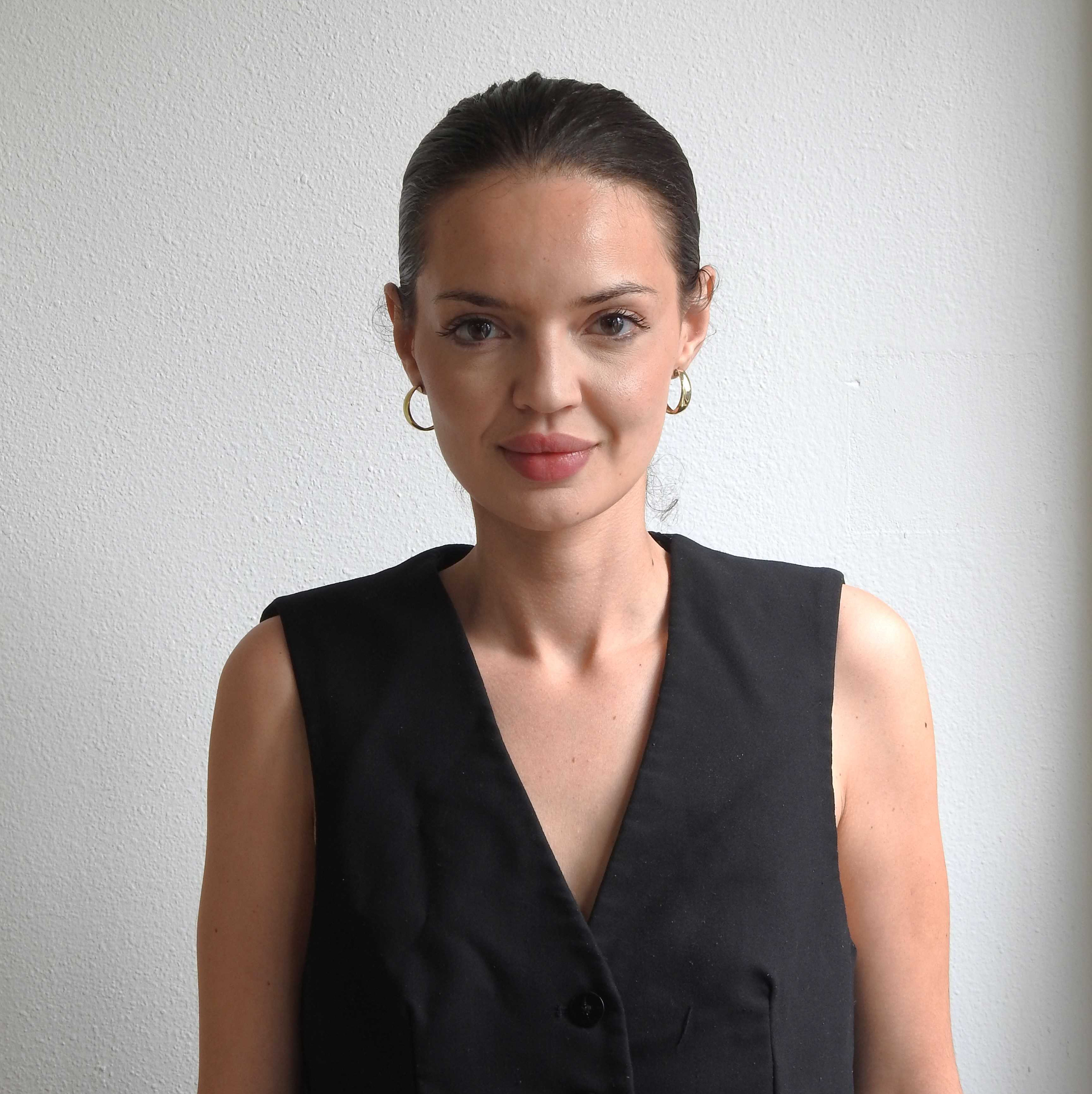 Sandra MANNERI Chargée de clientèle