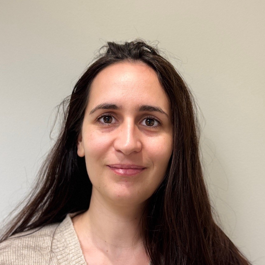 Célia VERGNIAUD Chargée de clientèle